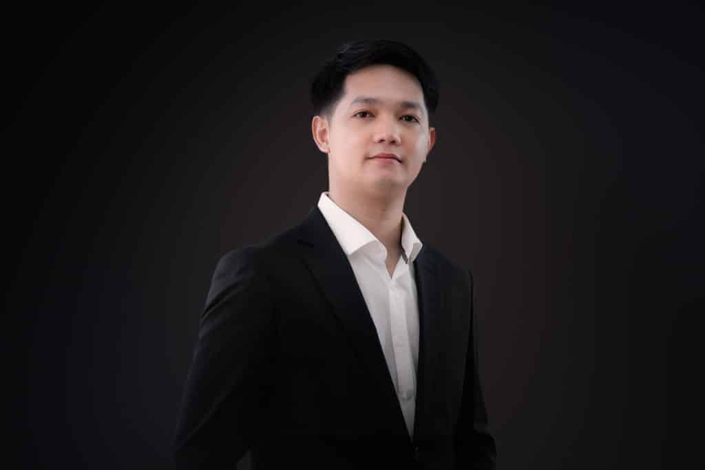 Takin Jitjanuruk — founder and CEO of Woxa Corporation